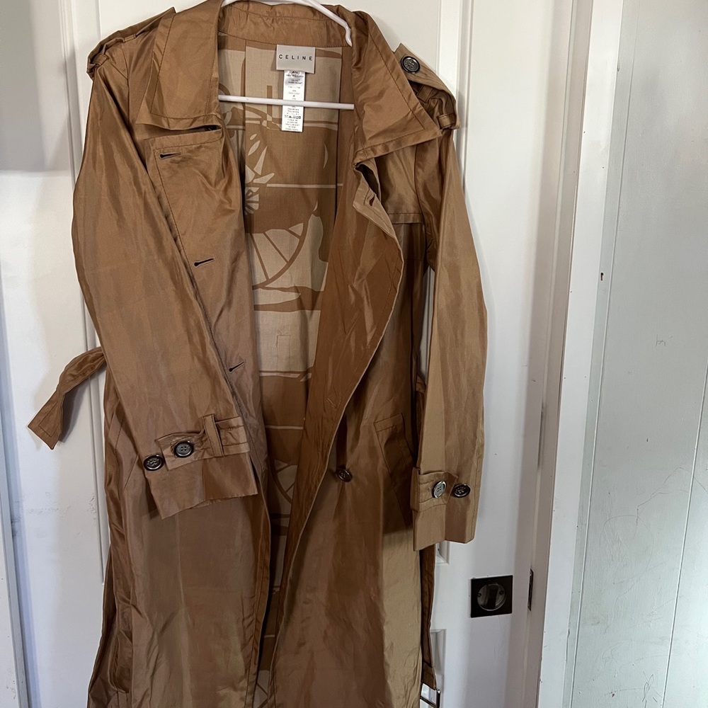 Celine trench coat size 40 light metallic weight trench coat. It’s blended silk. - Picture 16 of 16